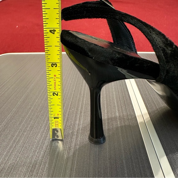 Dolce & Gabbana strappy black velvet slingback heels w/ sequin flowers, size 9 - Picture 12 of 14
